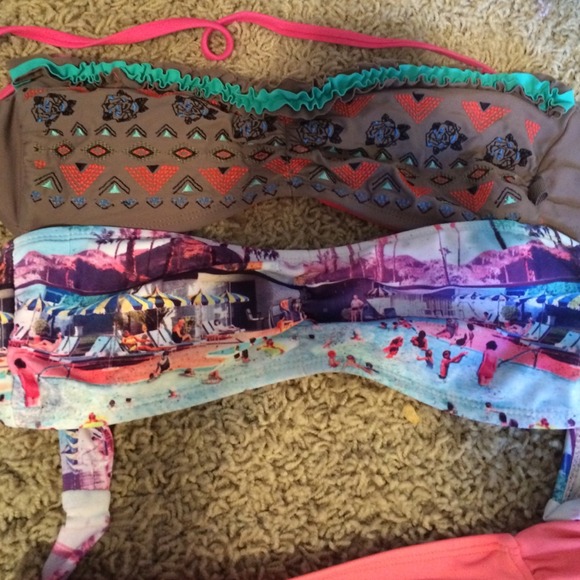 Bathing suit - Picture 2 of 3