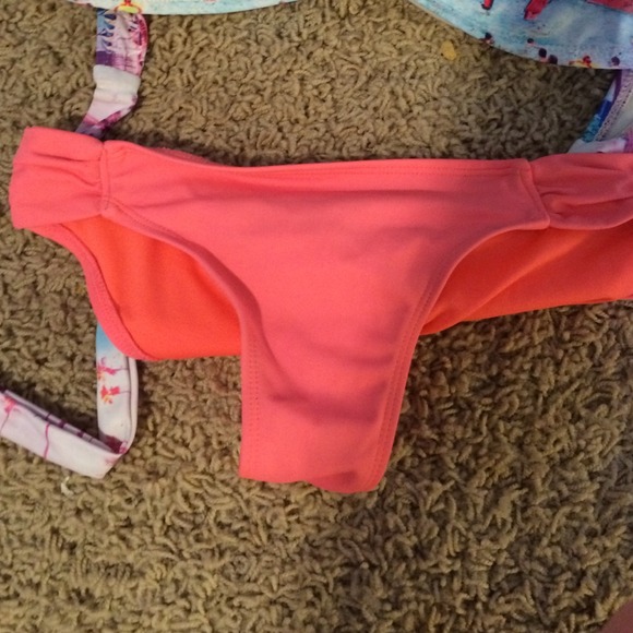 Bathing suit - Picture 3 of 3