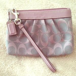 🚫SOLD 🚫💜 Purple Coach wristlet