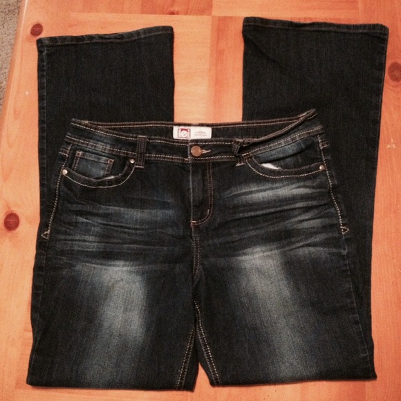 LEI Sophia hipster flare jeans