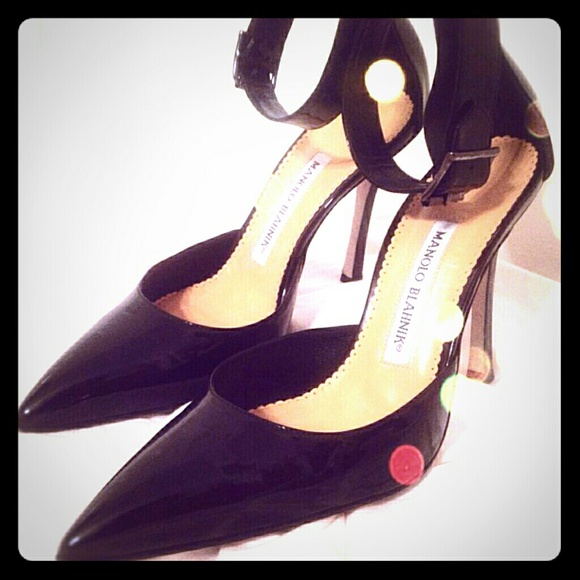 AUTHENTIC MANOLO BLAHNIK PATENT BLACK