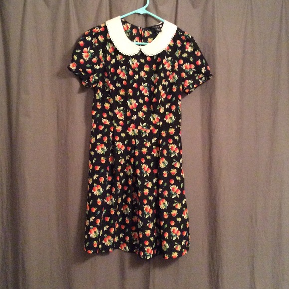 Super trendy peaches dress