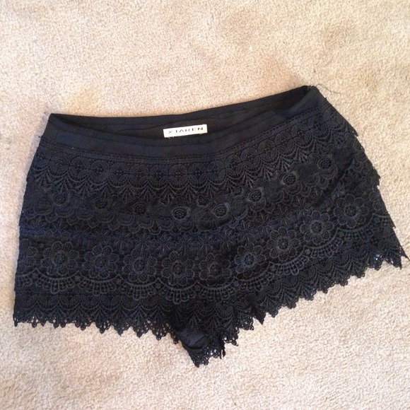 Other - Black crochet laced dressy short
