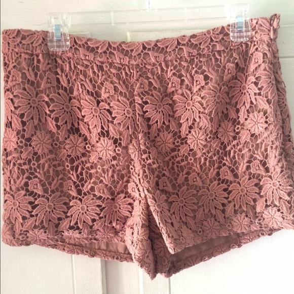 ⬇️$REDUCED$⬇️Highwaisted pink shorts ❤️