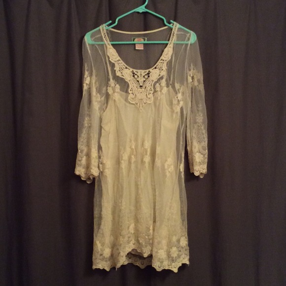 Ivory lace knee-length dress