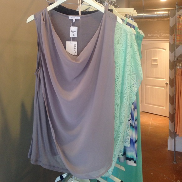 Flowy top - Picture 2 of 2