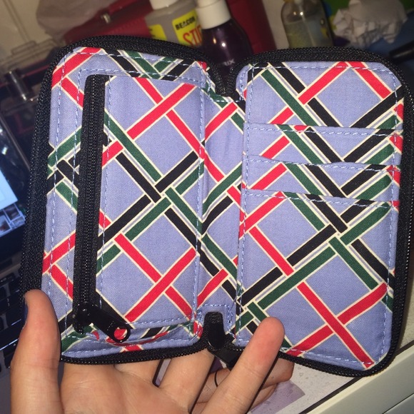 Vera Bradley phone case/wallet - Picture 2 of 3