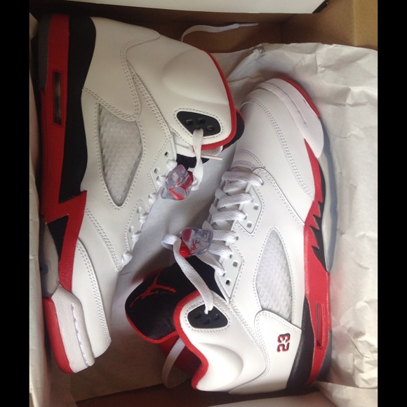 🚫🚫🚫🚫🚫🚫SOLD!!🚫🚫🚫Retro 5 Jordan 'Fire Red' - Picture 1 of 4