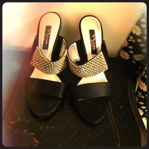 I'm am selling a vintage hardly used Nina