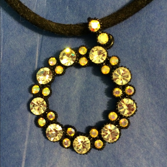 Black felt pendant necklace