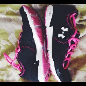 SOLD❌ New Under Armour Shoes PINK!!