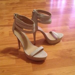 Grey/beige sparkly heels