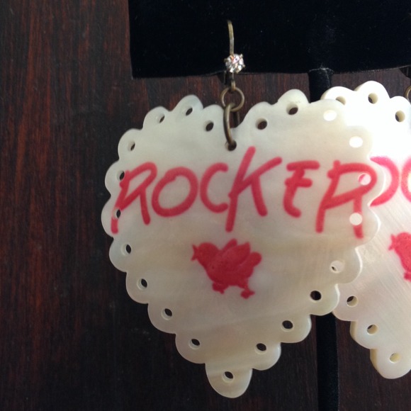 Rare ! 2007 Betsey Johnson graphic  Shell earrings