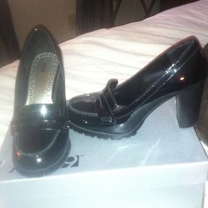 Black dress shoes