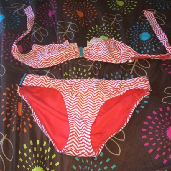 Cute strapless bikini