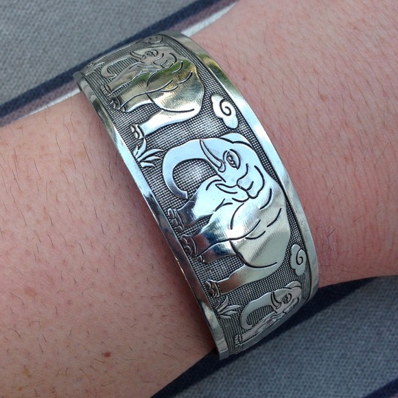 🐘Elephant Cuff Bracelet ✨HP 7/14/14✨❌SOLD❌ - Picture 2 of 4