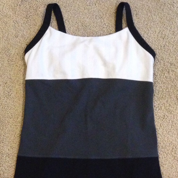 🚫SOLD In Bundle Lululemon Workout Tank Top - Picture 2 of 4