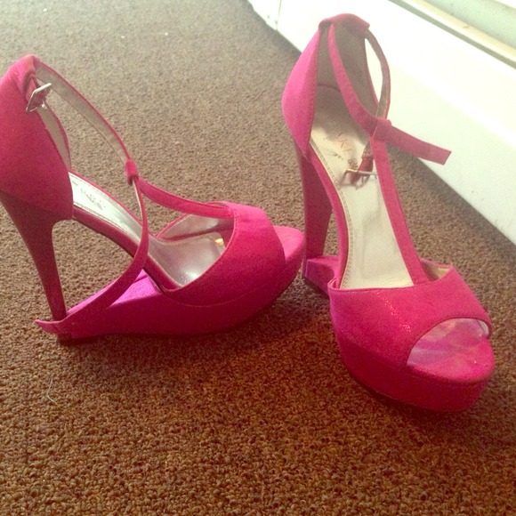 Perfect summer heels 👠🌞