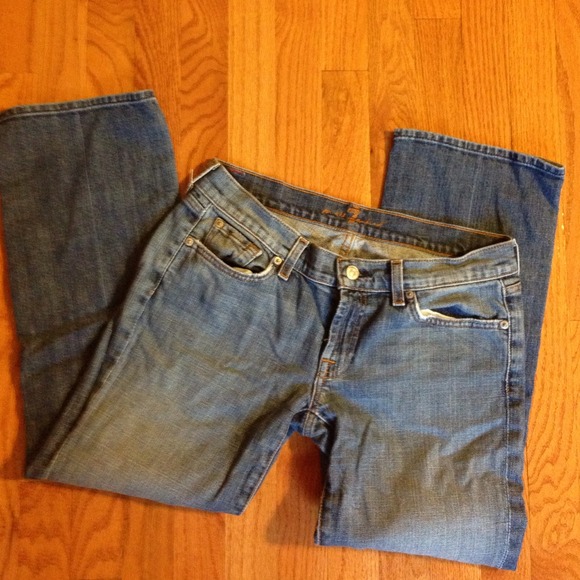 Authentic Seven 7 for all Mankind jean Crops 29