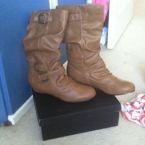 Brand new brown boots