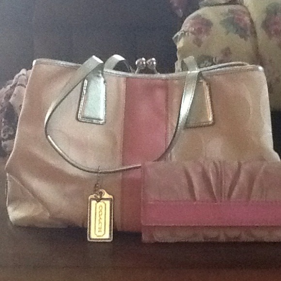 Coach Bundle. ON HOLD FOR @jwtrouble