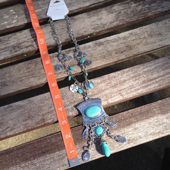 Big Beautiful Necklace✨HOST PICK 7.23.14✨❌SOLD❌ - Picture 3 of 3