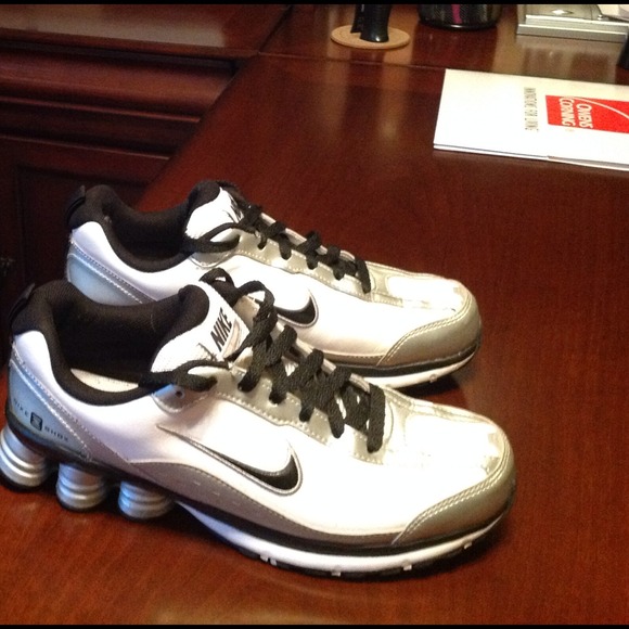 💥NIKE SHOX RUNNING SHOES💥