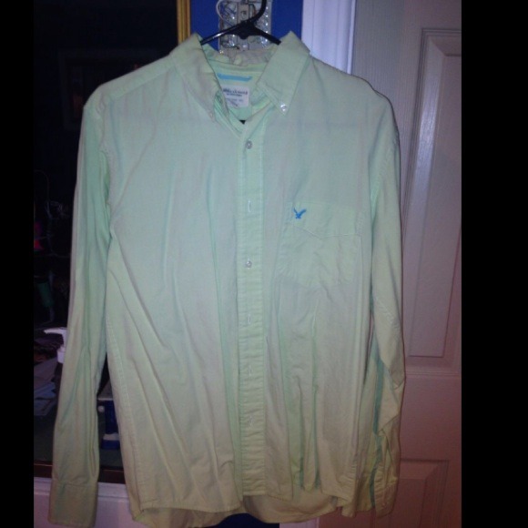 🚫 SOLD ON MERCARI American eagle green button up