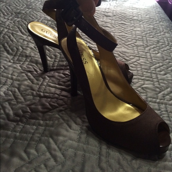 Guess, satin peep-toe pumps - Picture 1 of 4