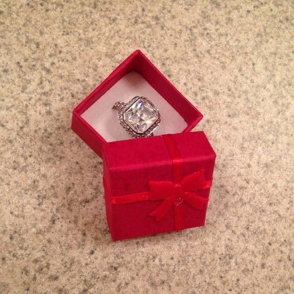 Ring - Picture 4 of 4