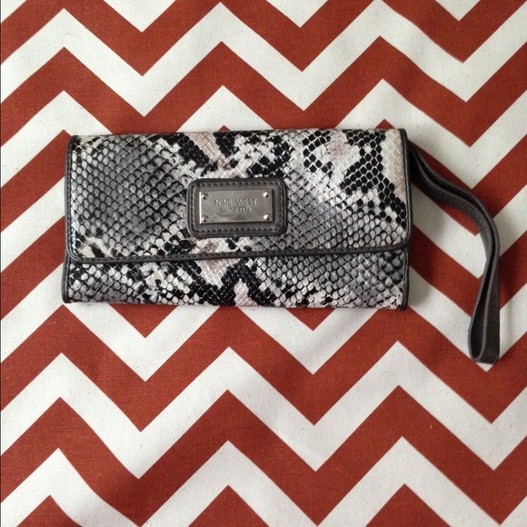 ❤️NINE WEST❤️ Snake Skin Pattern Wallet