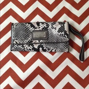 ❤️NINE WEST❤️ Snake Skin Pattern Wallet
