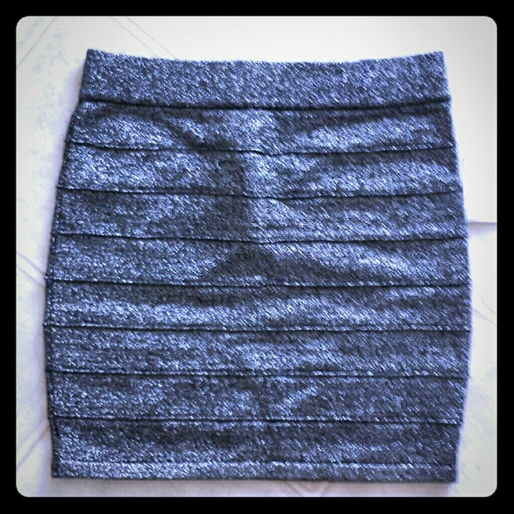 **SOLD**New with tag black dress with shiny silver - Picture 1 of 1