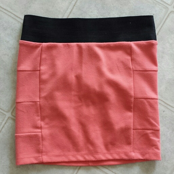 **SOLD**Like new Charlotte Russe skirt!! - Picture 1 of 1