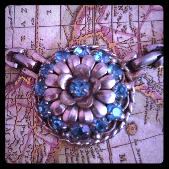 Genuine Vintage 60s blue jewel flower necklace