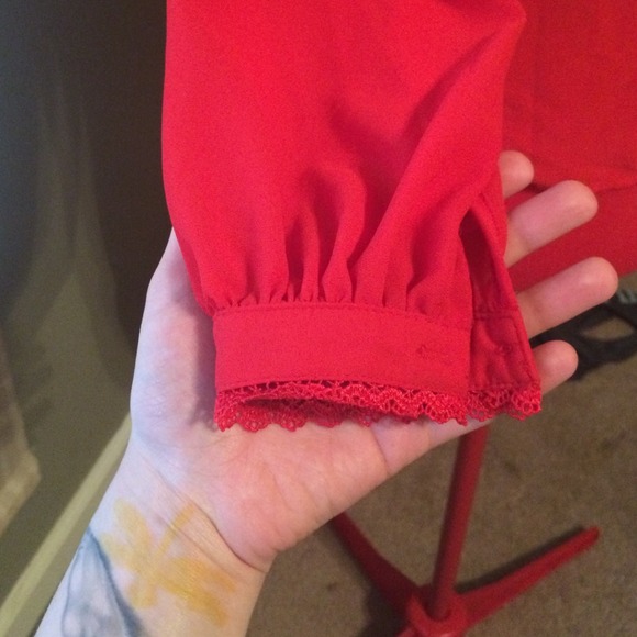Red blouse - Picture 4 of 4