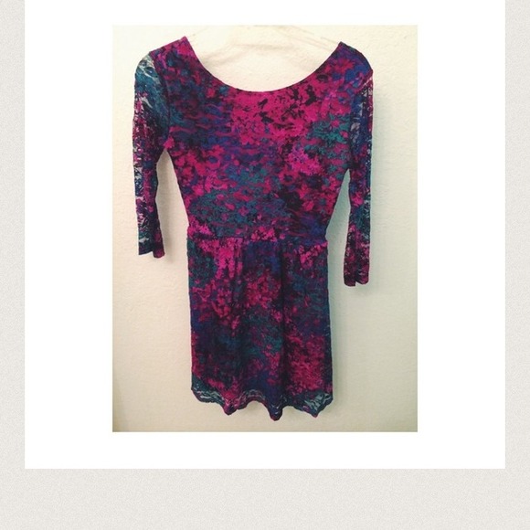 🚫SOLD🚫Floral lace dress - Picture 2 of 4