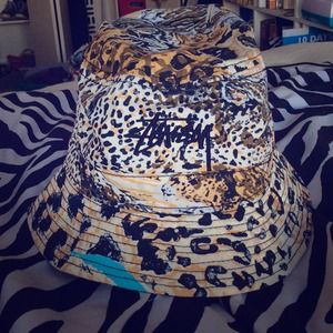 Stussy bucket hat