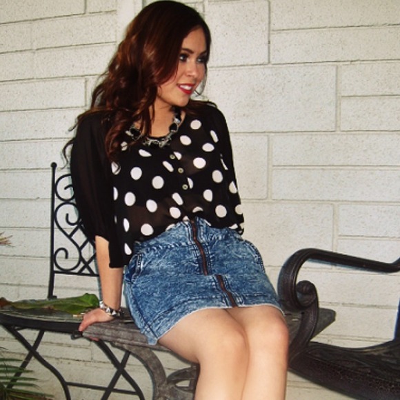 ➡️Bundle= 2 dresses + 80's high-waisted skirt