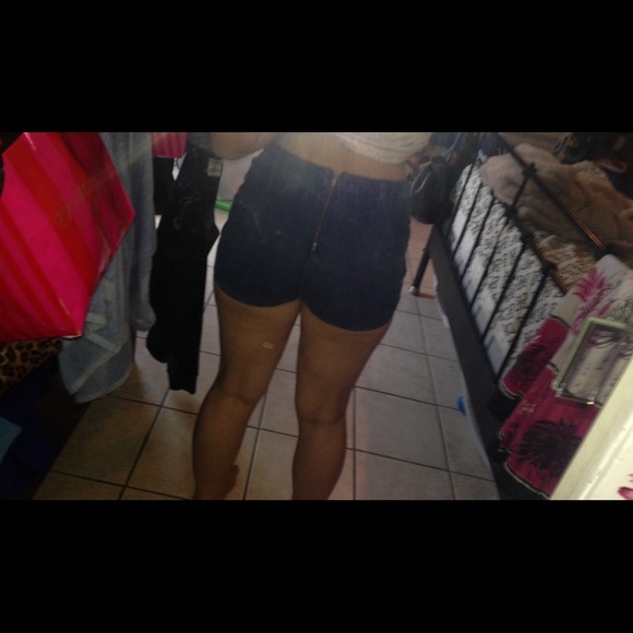 Shorts - Picture 2 of 2