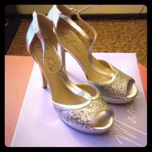 Size 7 Marc Fisher silver heels