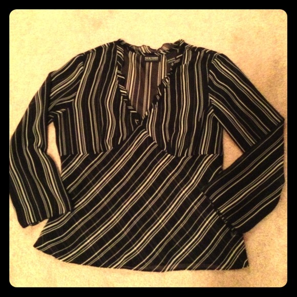 ❌SOLD❌ New York & Co. Top