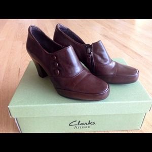 Clarks Artisan Size 6 Diamond Trust, Dark Brown