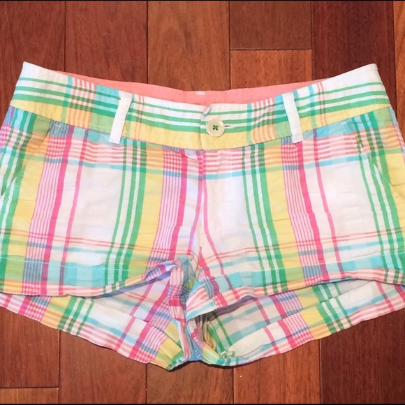 Lilly Pulitzer plaid seer sucker shorts - size 2