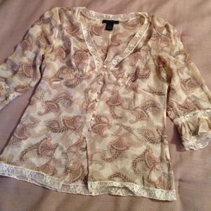 ✨consigning✨Brown/tan Paisley Top