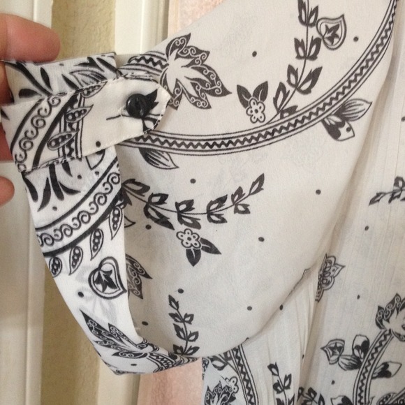 SOLD IN BUNDLE👍🏼 - Picture 2 of 4