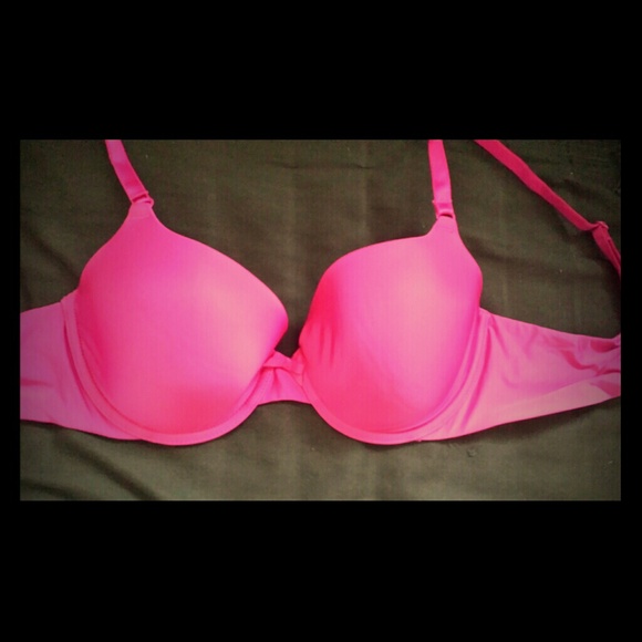 **REDUCED** Victoria's Secret bra, 34D NWT