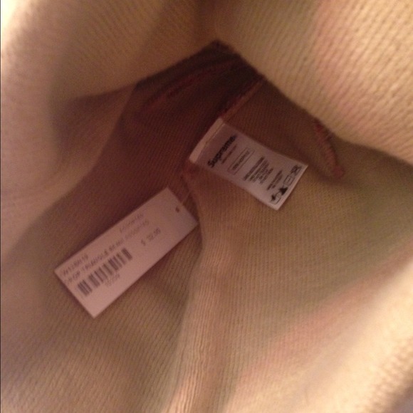 Supreme triangle beanie.