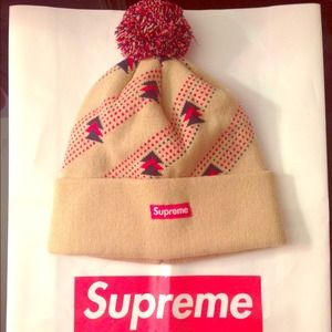 Supreme triangle beanie.