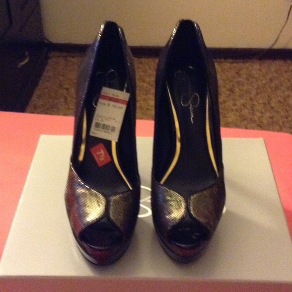 Gold Jessica Simpson heels - Picture 2 of 3